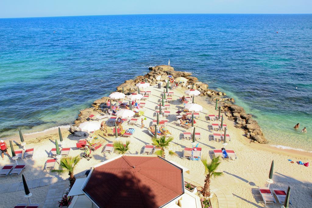 Villaggio Baia Del Monaco Manfredonia Exterior foto
